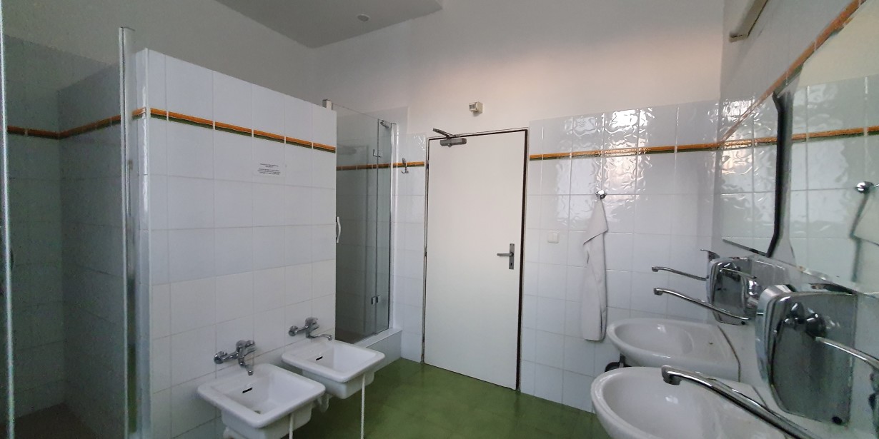 koupelna společná dámy 2NP.jpg